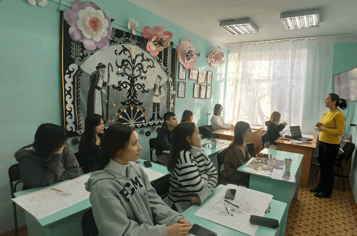 Классный час «Первое мая — праздник мира и труда».