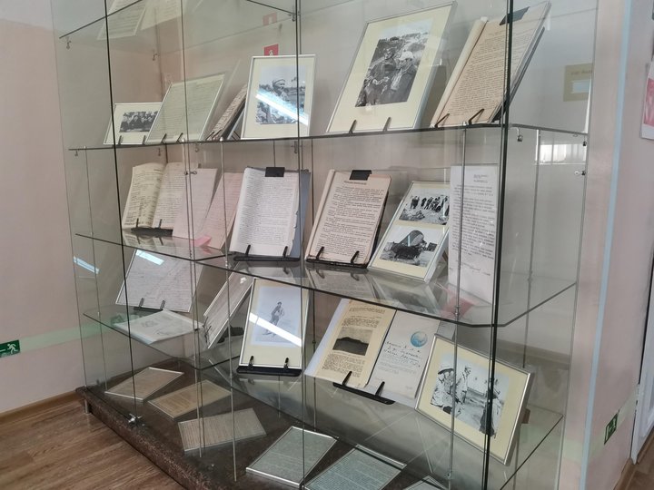 Выставка «ПАМЯТНЫЙ СЛЕД: археология Хакасии в архивных документах»