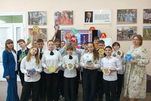 Мастер-класс «Роспись магнита в витражной технике»