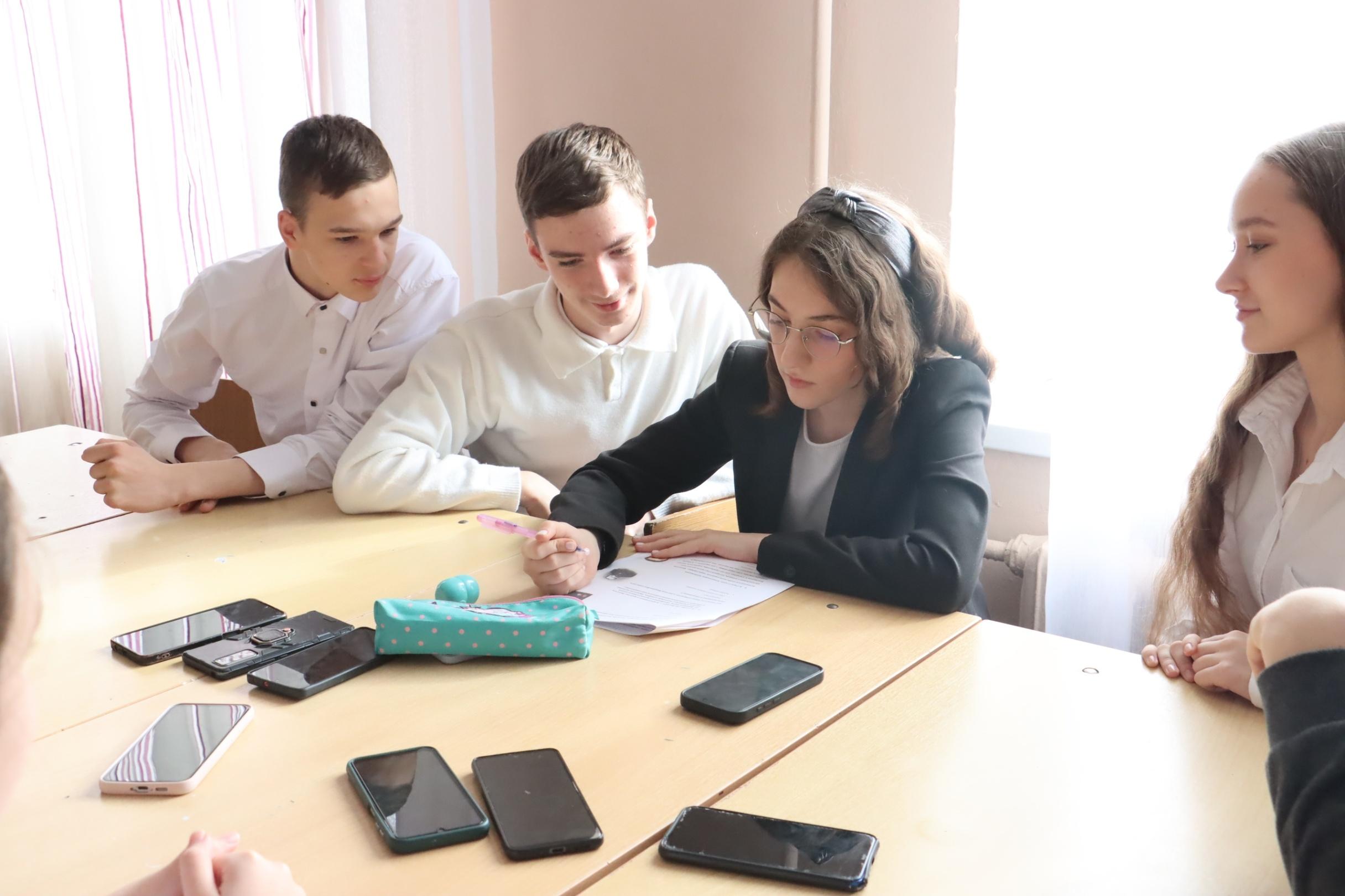 Познавательная программа «Народов много – страна одна»