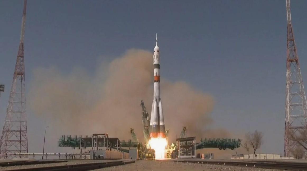 Первый в космос