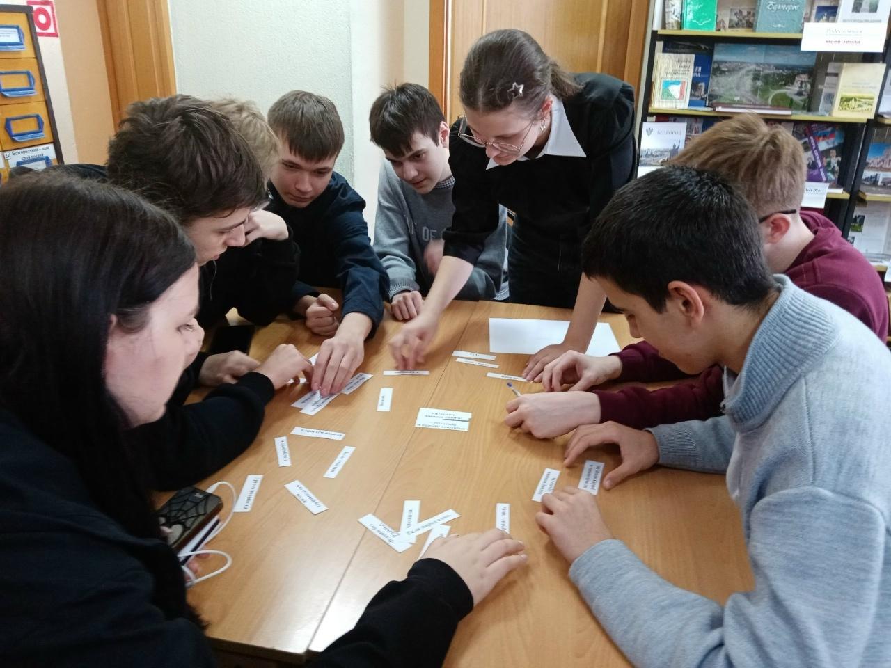 Интеллектуальная дуэль «По следам классиков»