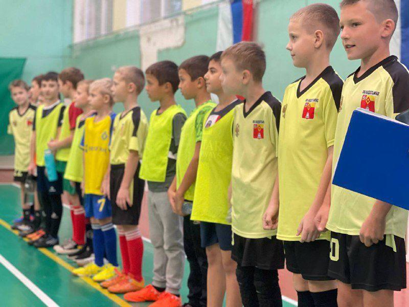 Товарищеская встреча по футболу среди детских команд