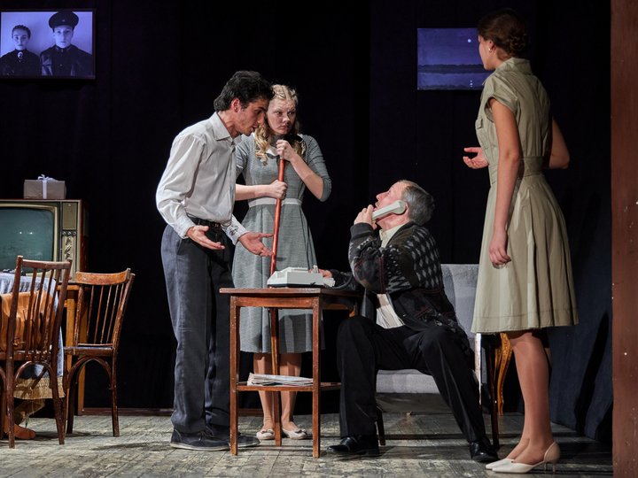 спектакли нижний новгород 2024. спектакли нижний новгород 2024. небольшой драматический театр. спектакли нижний новгород 2024. люди на спектакле.