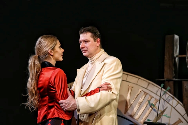 Спектакль «Почему спешат часы»