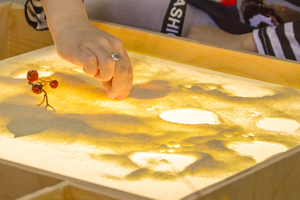 Занятие «Рисование песком. Природа»