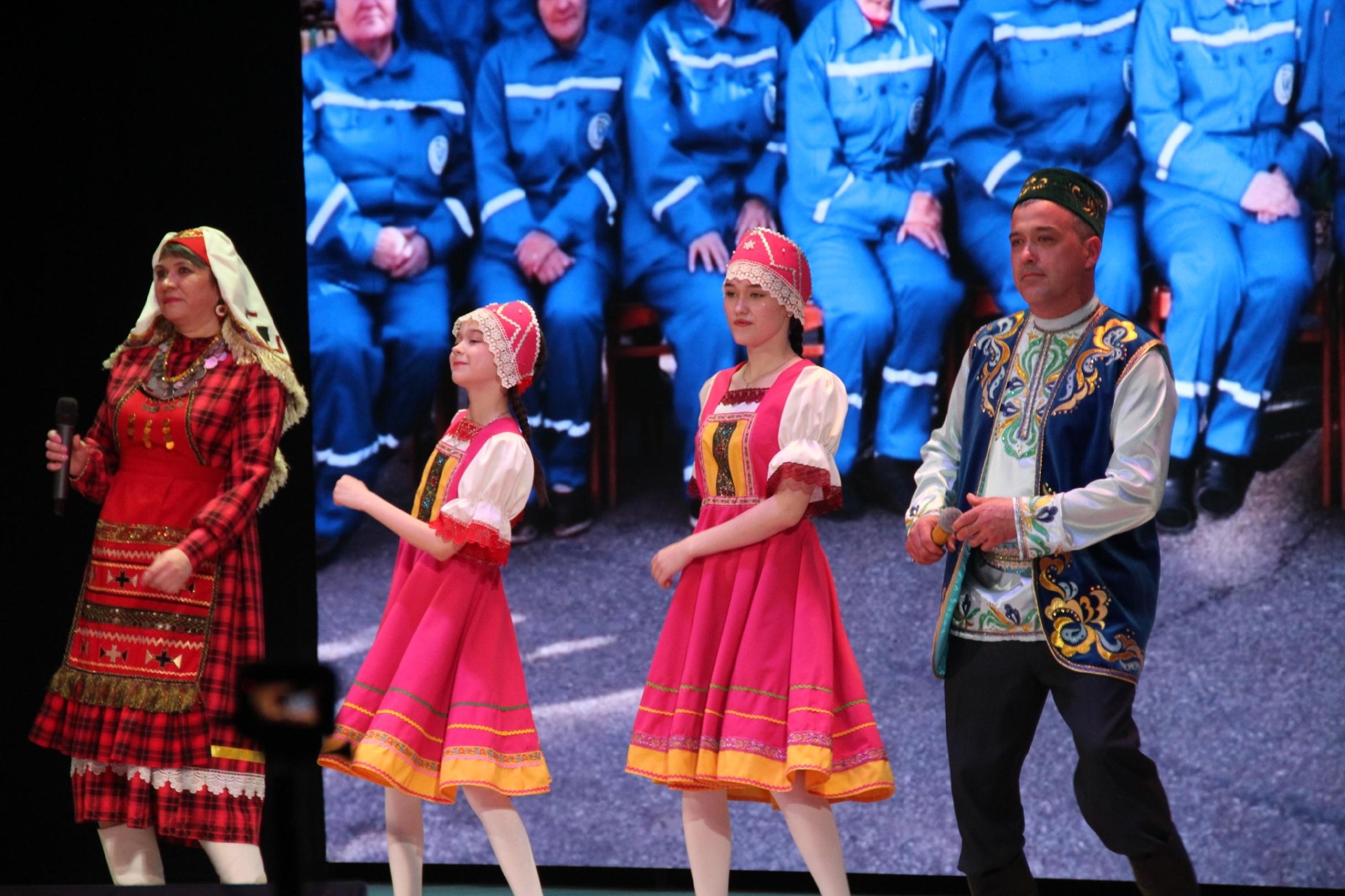 Концертная программа «Счастье – жить в унисон»