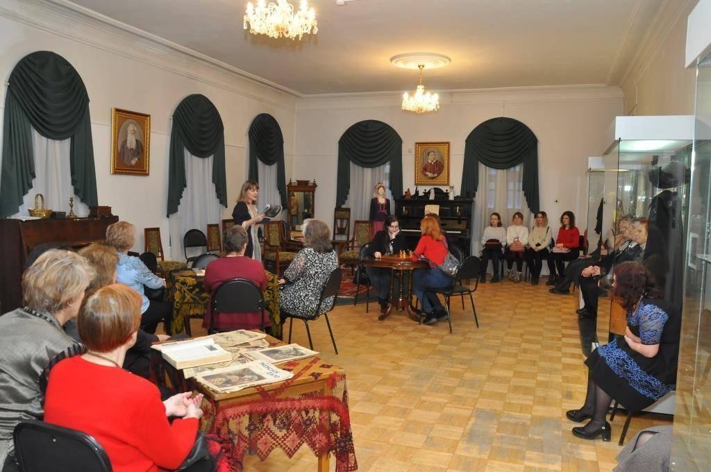Интерактивное занятие «Литературно-музыкальный салон в купеческой гостиной»