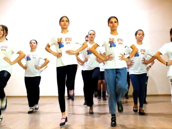 Мастер-класс по народному танцу «Техника дробных выстукиваний в русском народном танце»