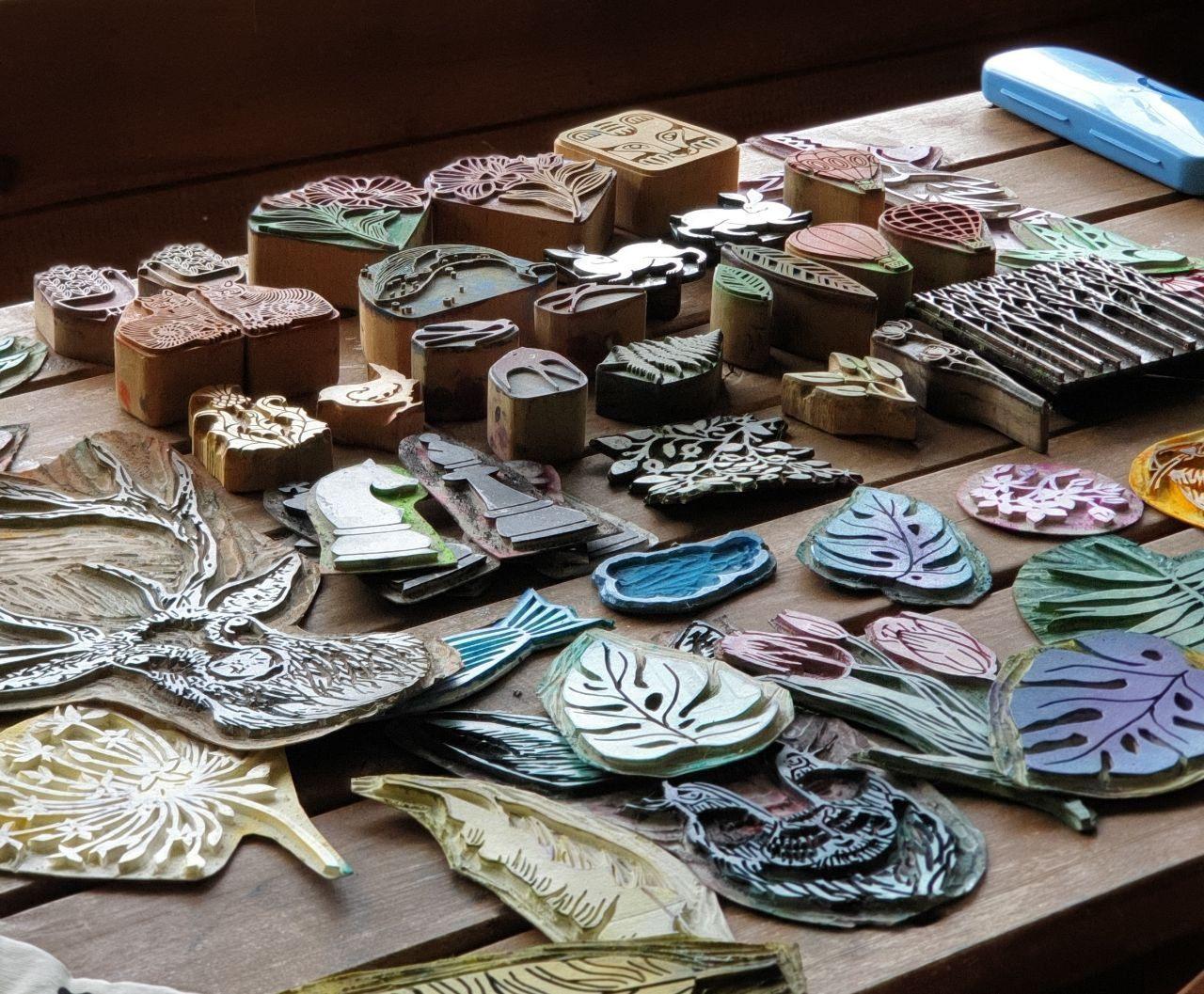 Мастер-класс по росписи и декорированию одежды штампами