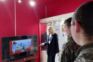 Да будет вечной о героях память