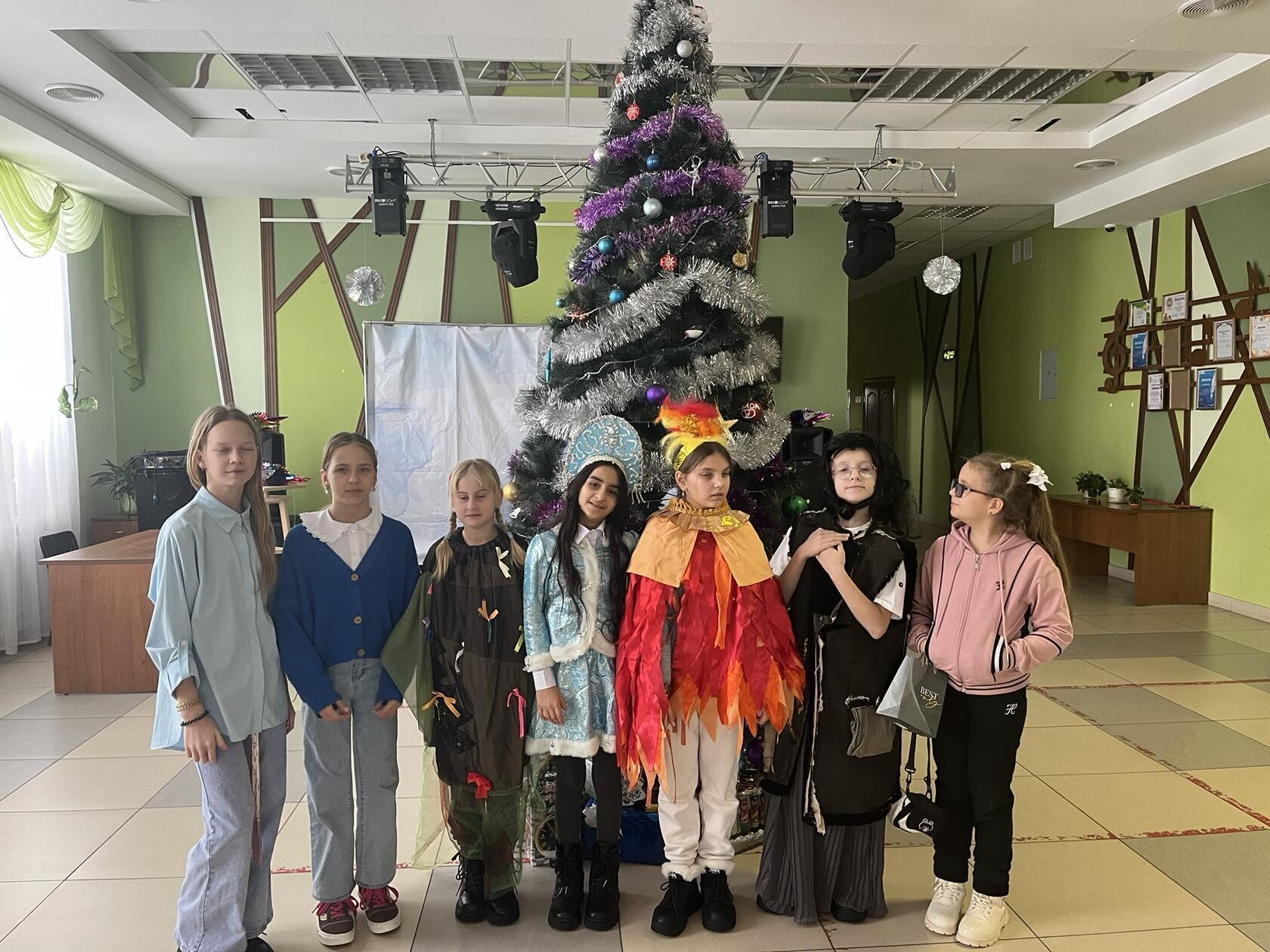 Распространение буклетов«Новый Год– волшебный праздник »