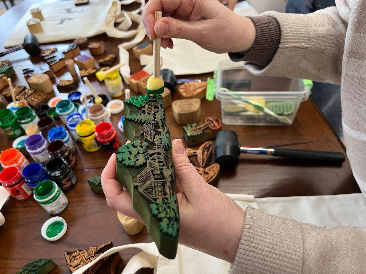 Мастер-класс «Набивка по ткани – незабываемые ремесла»