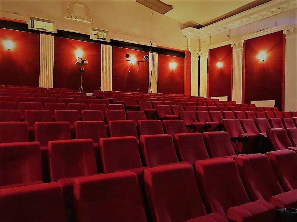 Спектакль «Призраки»