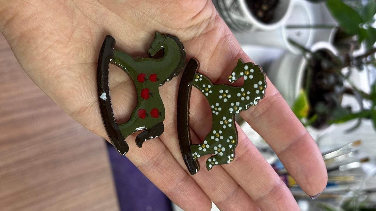 Мастер-класс «Брошь «Русская деревянная лошадка»