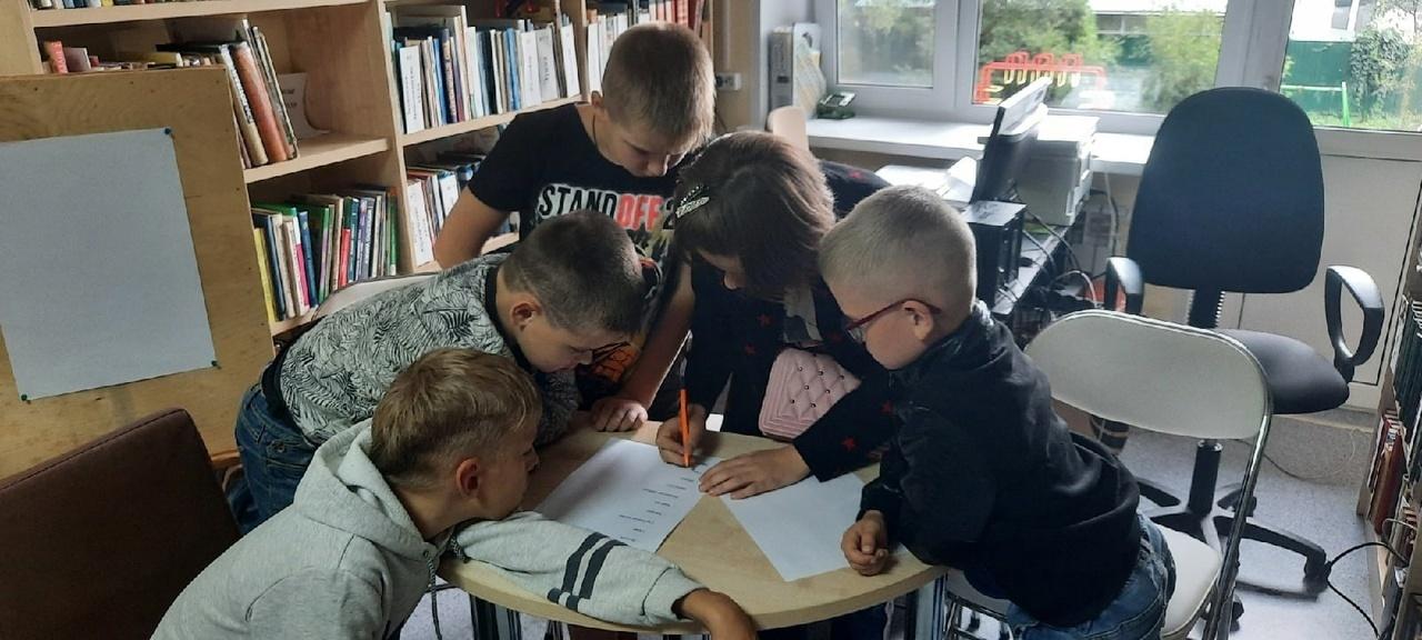 Познавательно–игровая программа «Под парусом мечты летит планета Детство!»