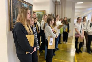 Квест «По выставке с лифлетом»