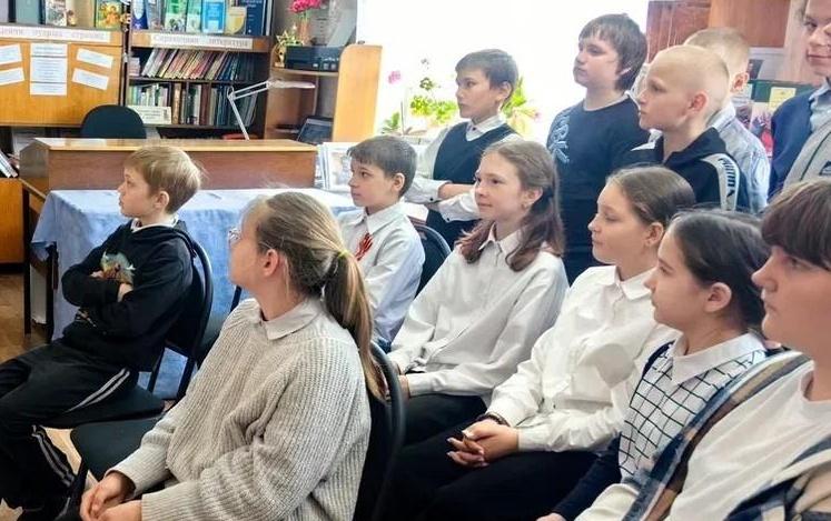 Познавательно-игровая программа: «Страна, что названа великой»