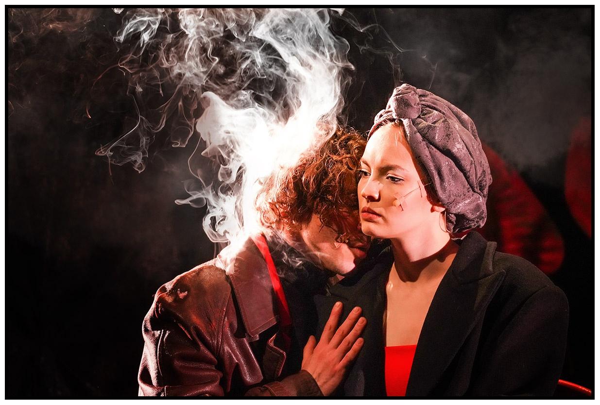 Спектакль «Птица феникс возвращается домой»