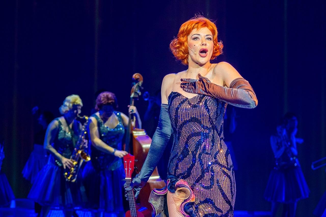 Спектакль «В джазе только девушки»