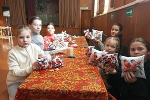 Познавательный час «Снегири»