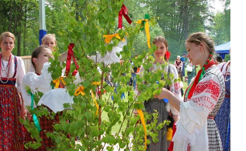Фольклорная программа «Троицу гуляем, лето встречаем»