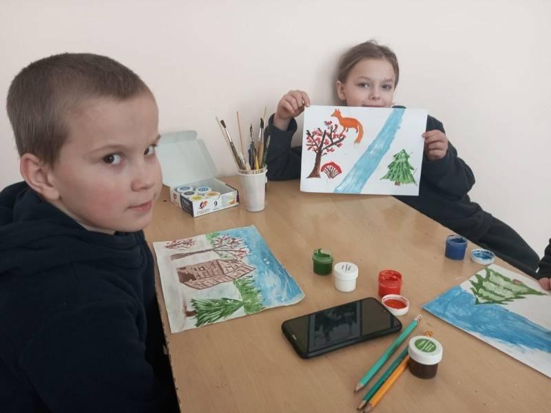 Выставка рисунков «Сердцу милые края»