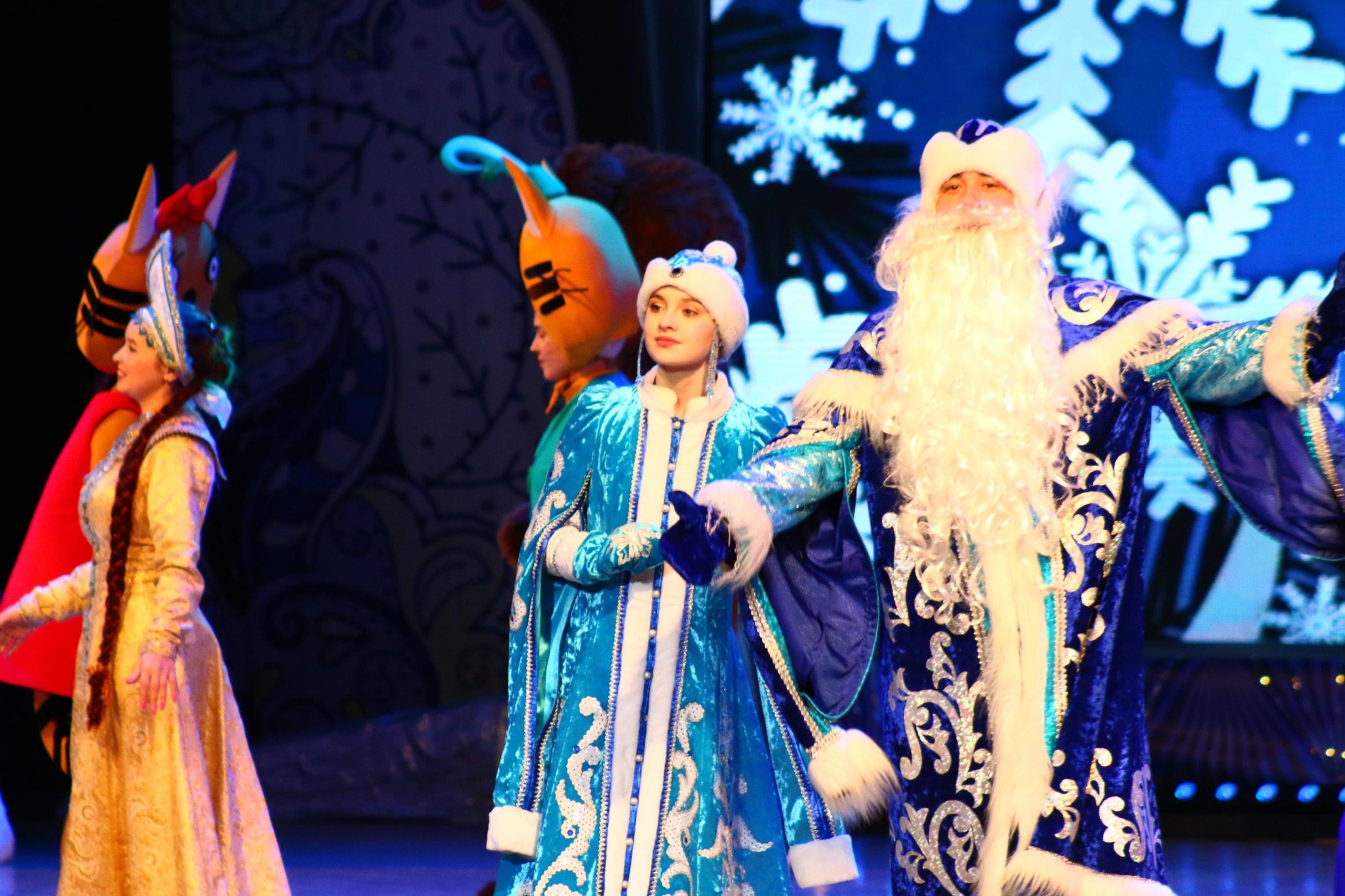 Новогоднее представление «Секреты звездного шоу»