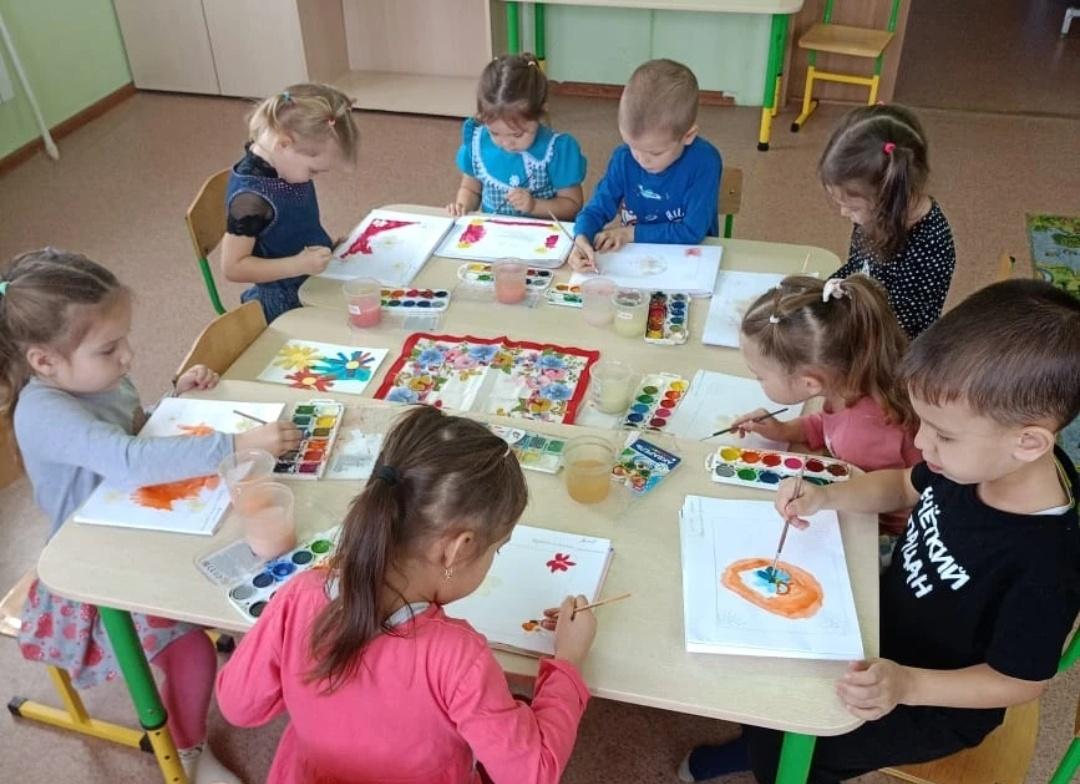 Конкурс рисунков«Наши крылатые друзья»