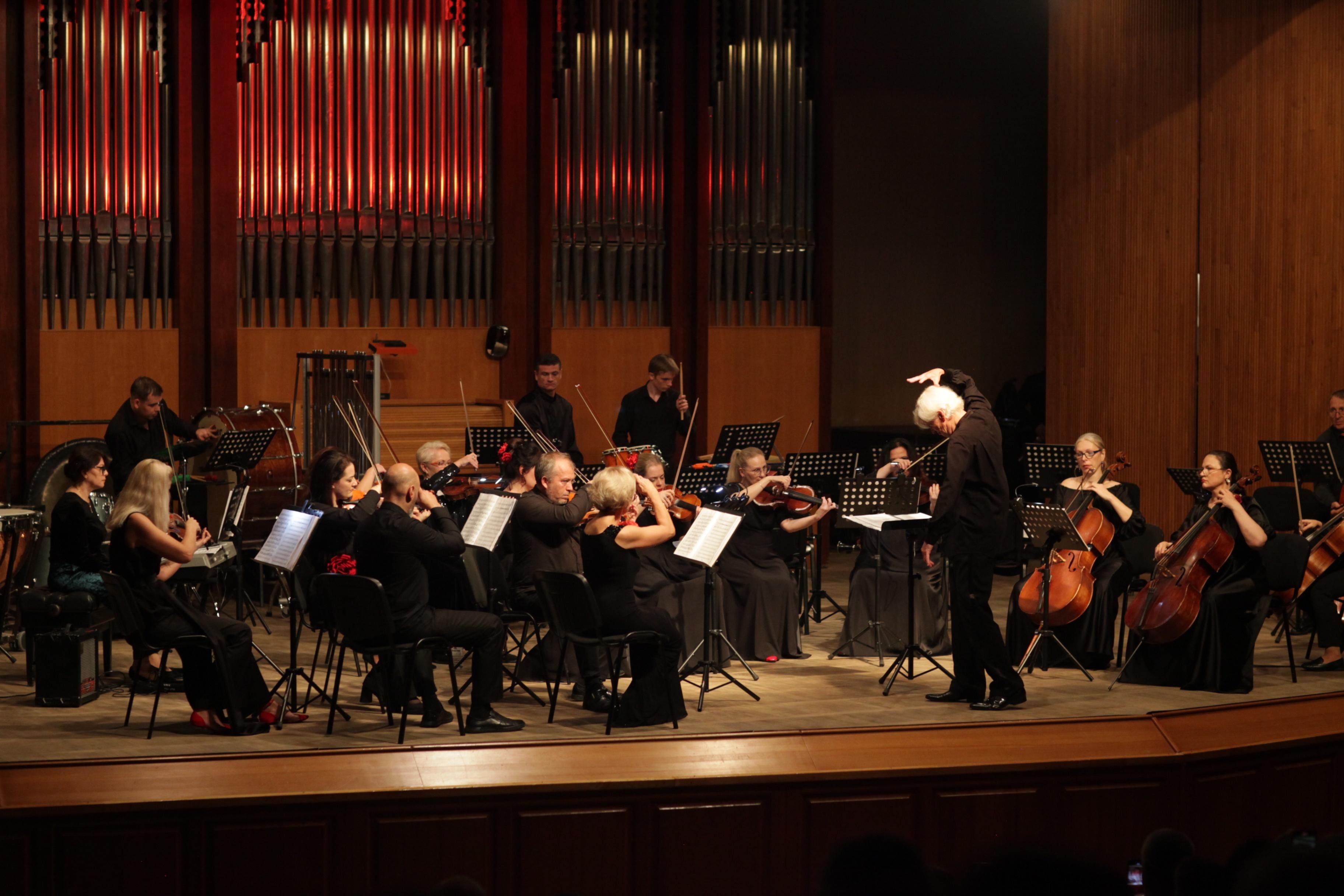 Концерт «Музыка новогоднего настроения»