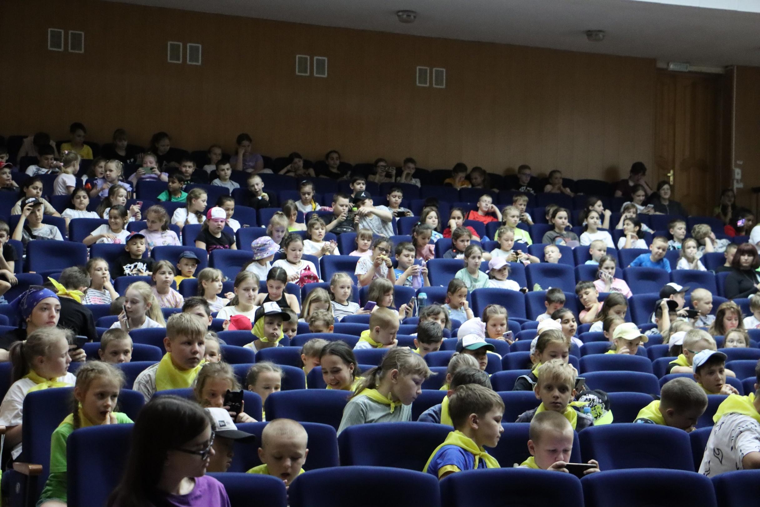 Кино-утренник «Семья – единство помыслов и дел»