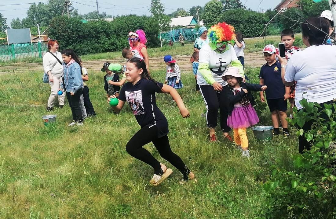 Уличная игровая программа - для детей Ура!Веселится детвора!