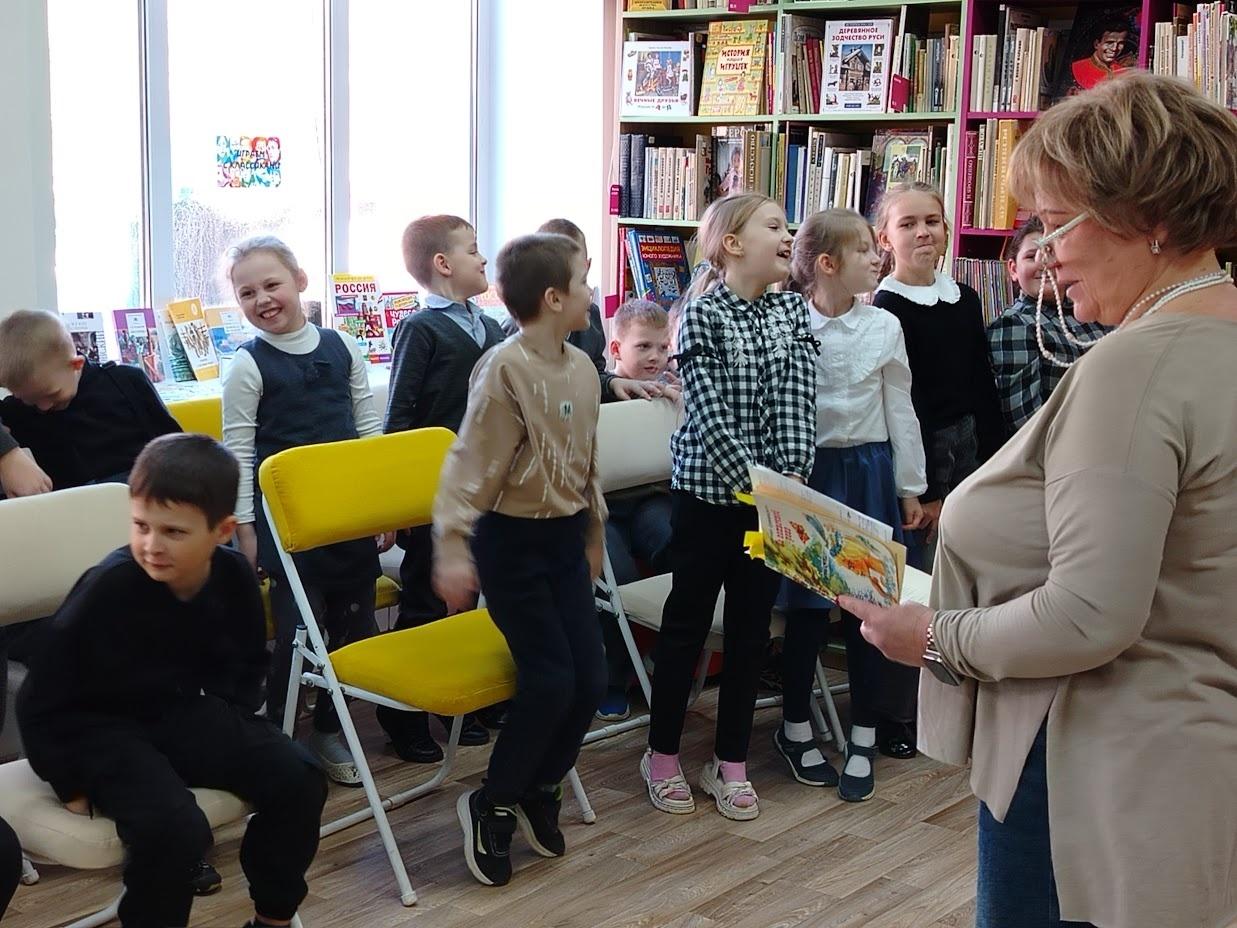 Литературно-игровая программа «Без котов и жизнь не та»