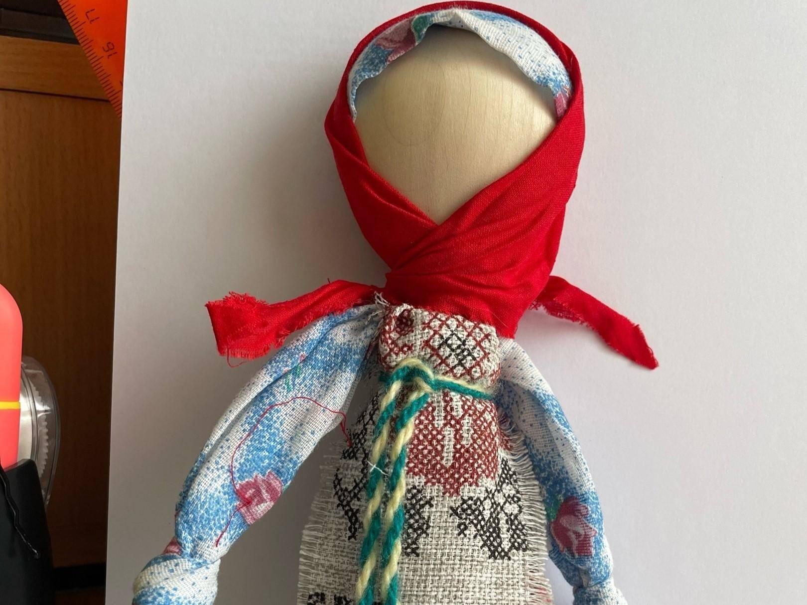 Мастер-класс «Кукла на ложке»