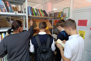 «Знакомьтесь, новинки» – книжная выставка