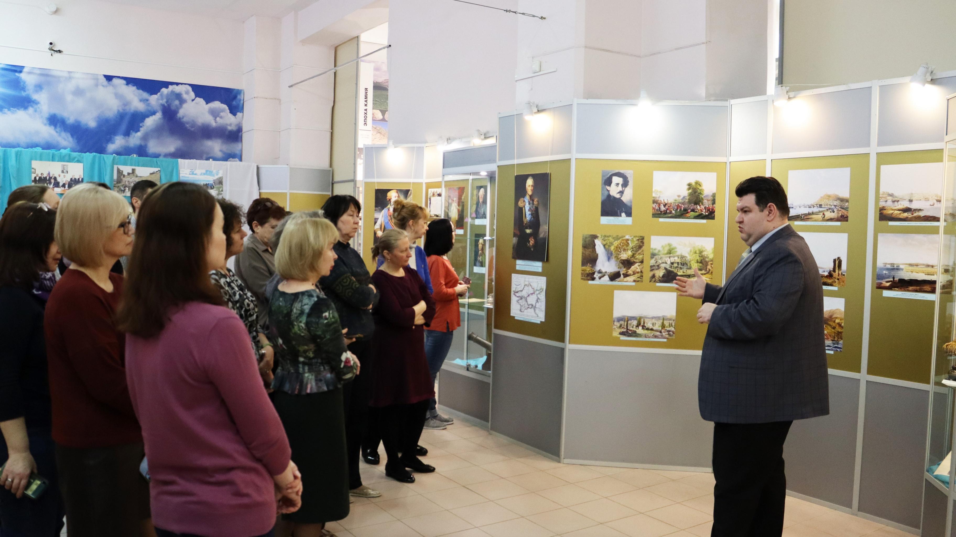 Выставка «В объективе старый Крым»