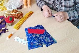 Мастер-класс «Пошив традиционного наряда для кукол»