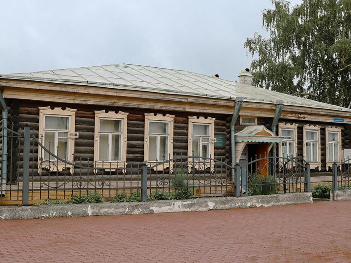 Экспозиция Мемориально-литературного музея А. П. Бондина