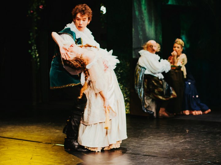 изобретательная влюблённая. масленичный кот театр. последний пылкий влюбленный спектакль ростов. влюбленный шекспир спектакль театр пушкина. лопе де вега изобретательная влюбленная мхат.