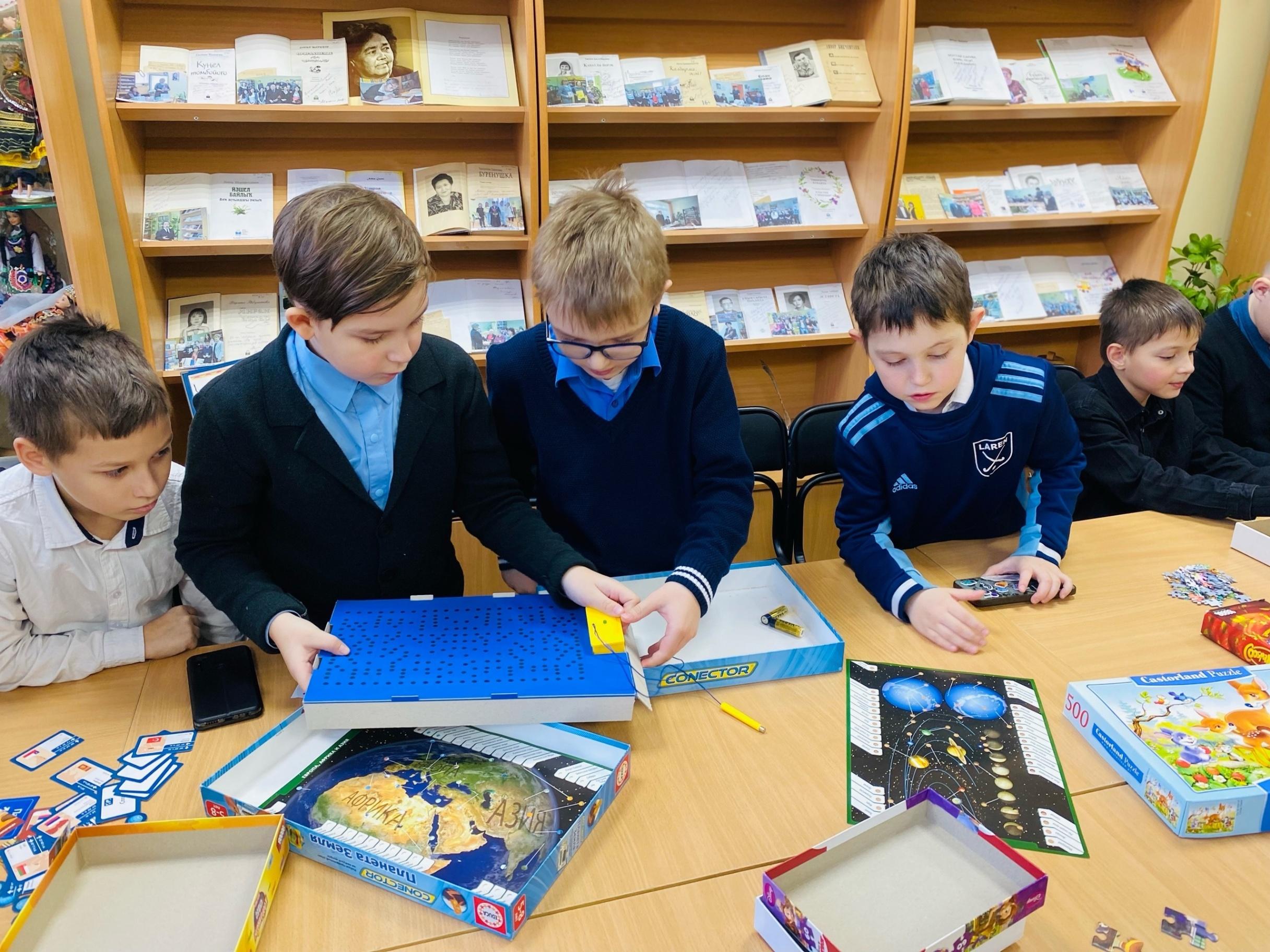 Игровой час «Настольные игры в библиотеке»