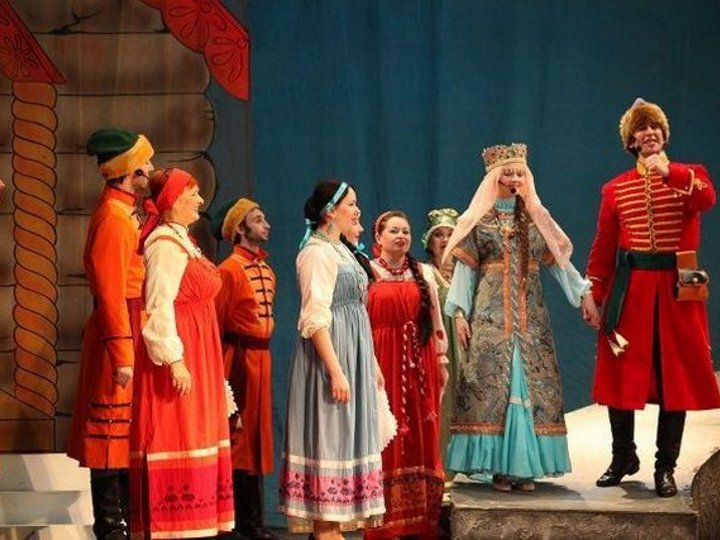 Какой спектакль дают. Саратовский областной театр оперетты. Как назывался спектакль который шел сегодня в городе Курске.