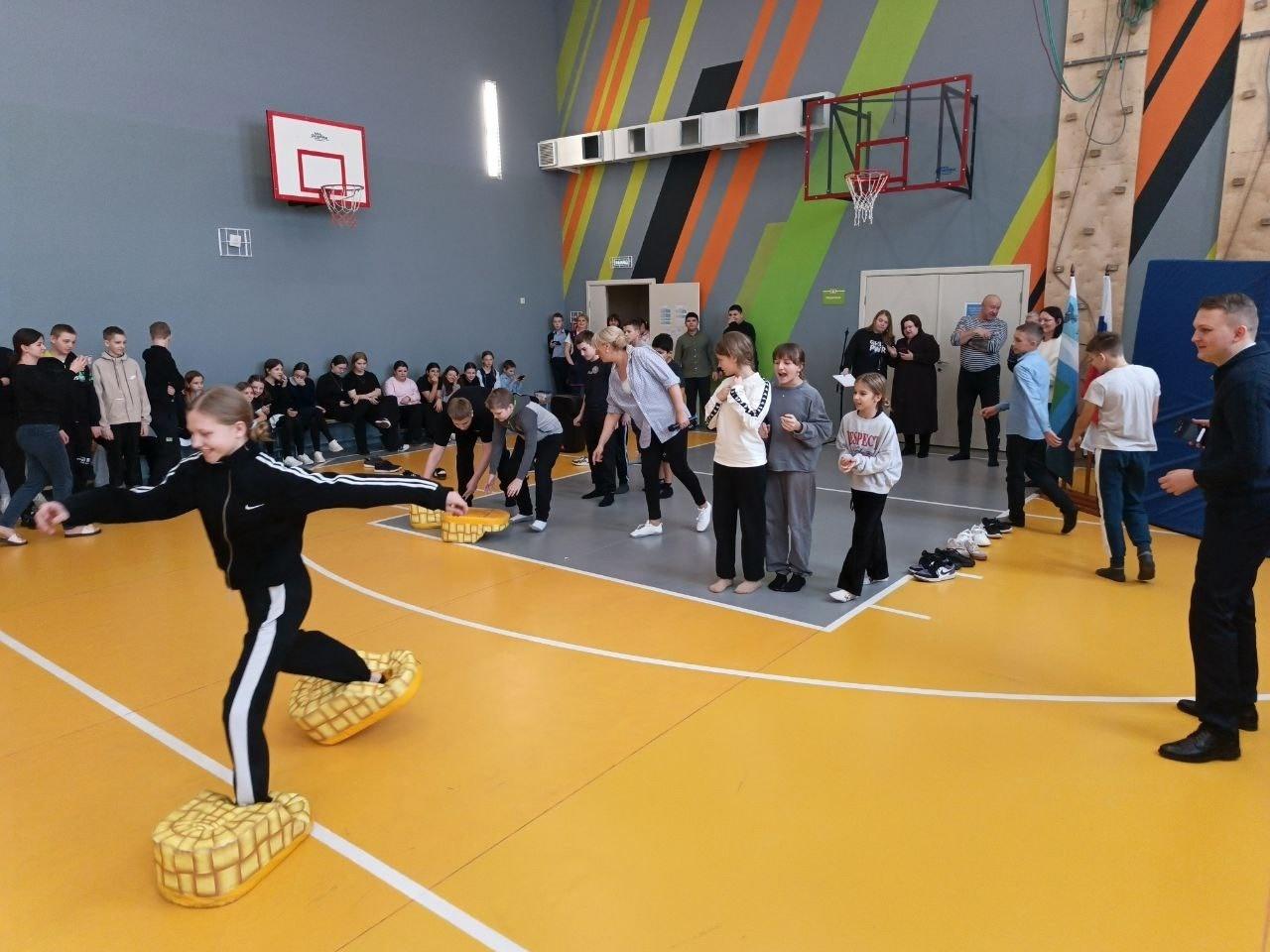 Спортивно-развлекательная программа «Здоровая молодежь — сильная Россия»