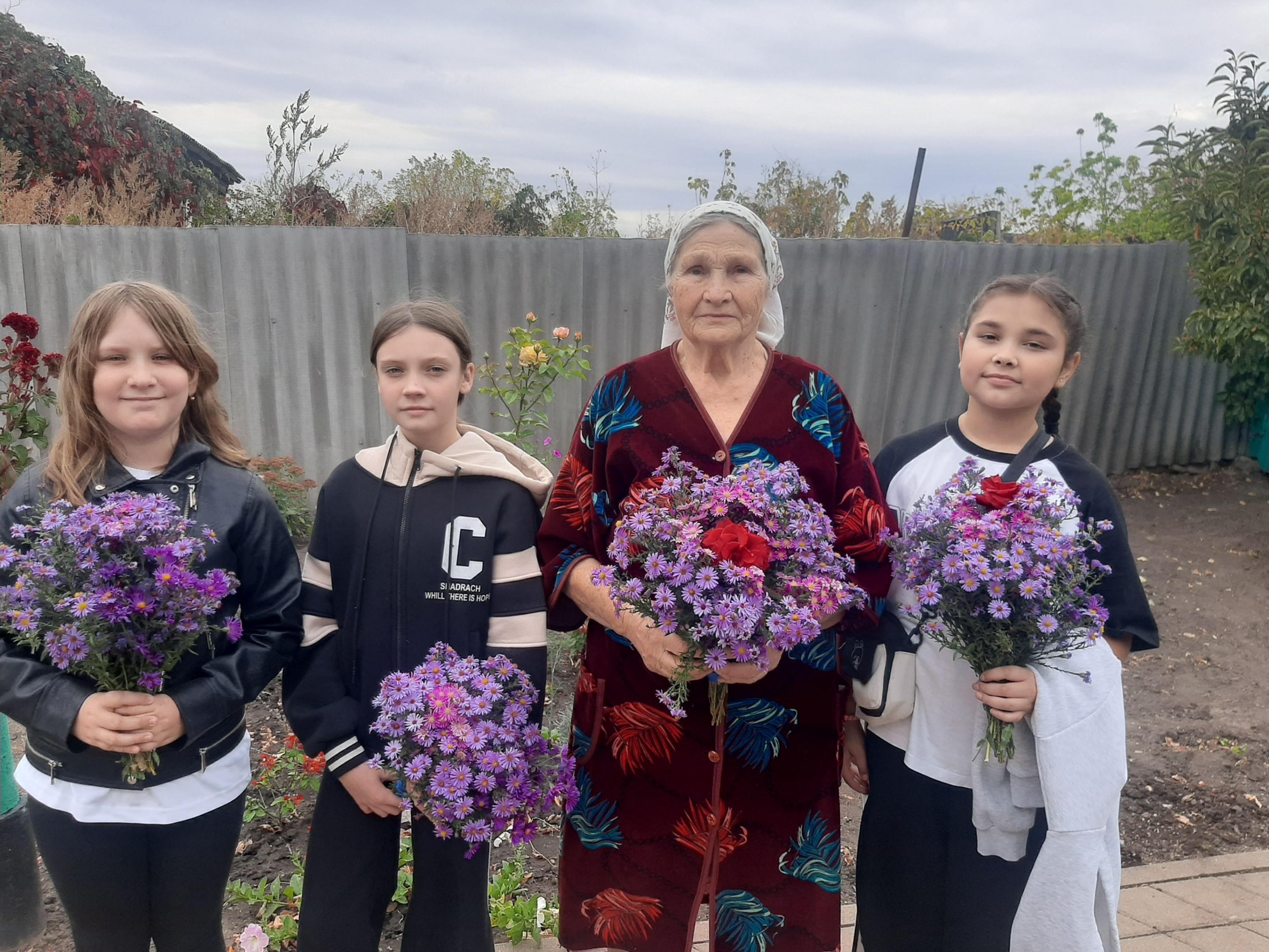 Поздравительная акция«Учитель,мой любимый»