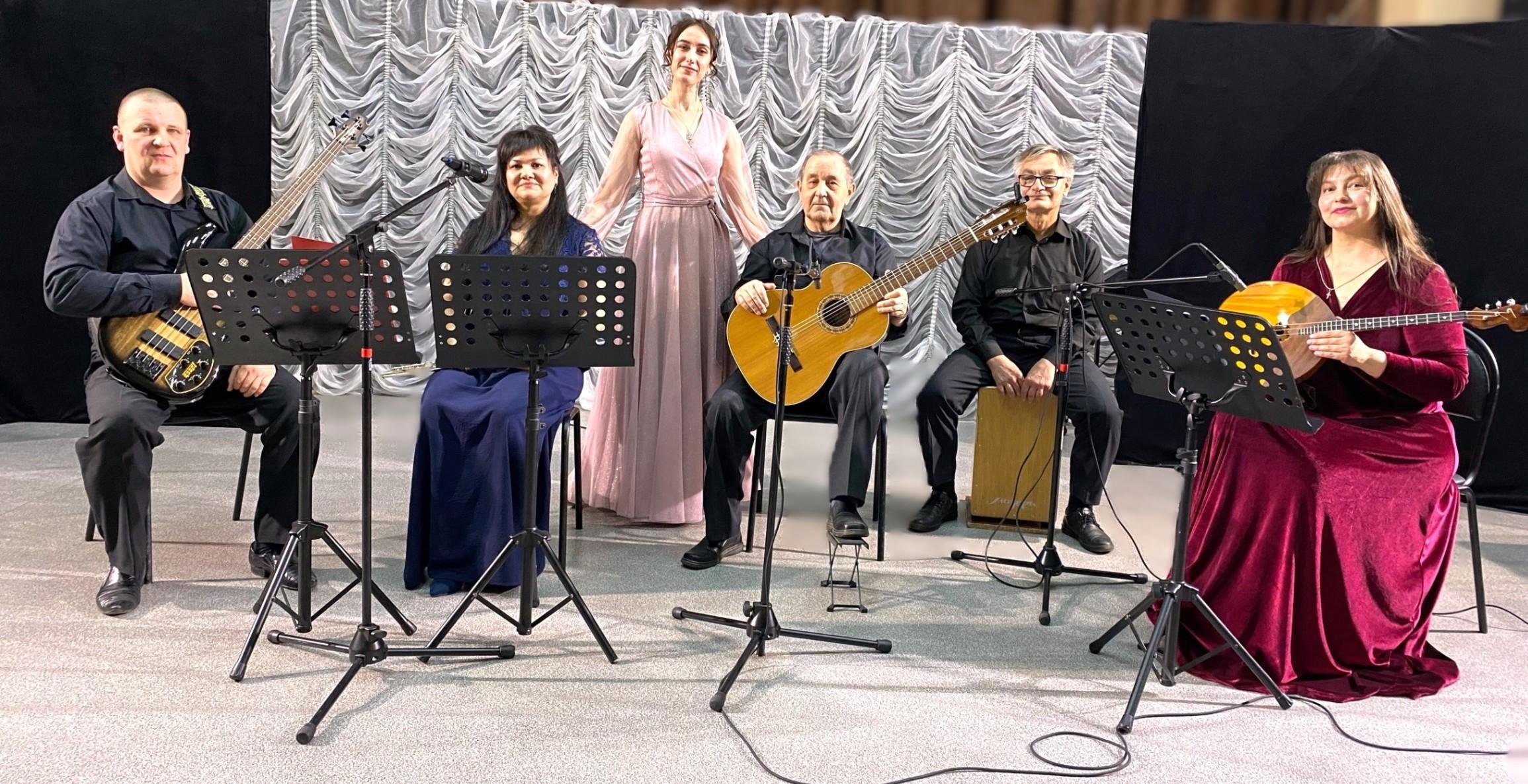 Концерт «А музыка звучит...»