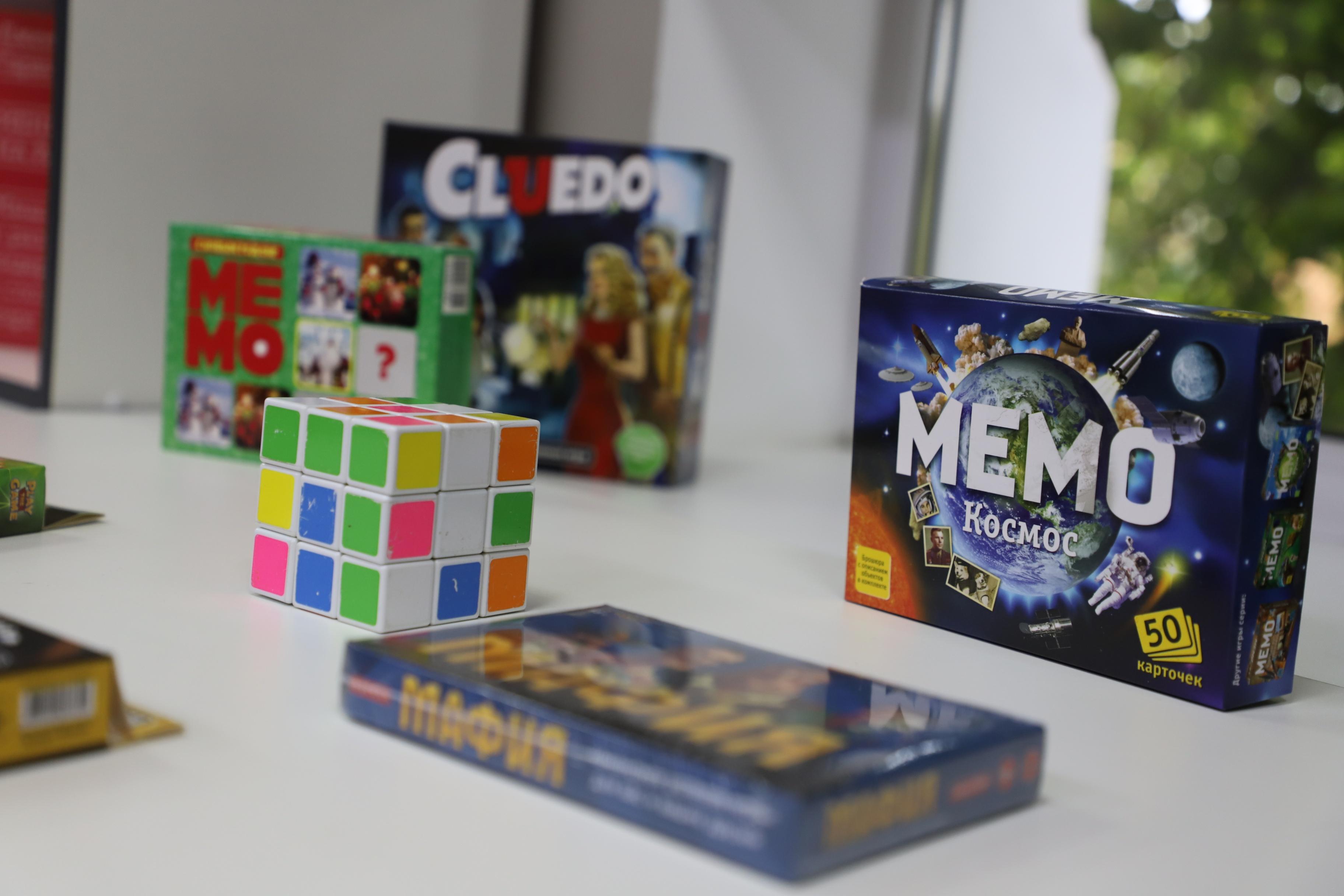 Час настолок «Игры и смех – это для всех»