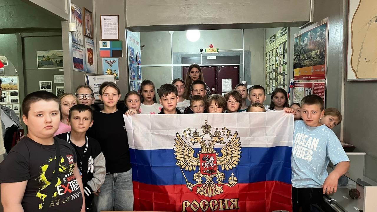 Тематическое занятие «Флаг России – символ рождённый историей»