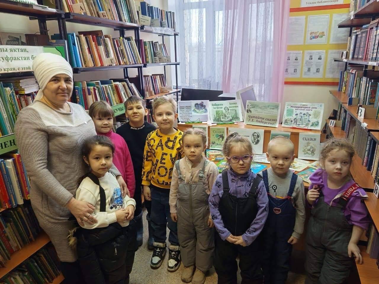 Час полезного чтения «Как прекрасен книжный мир»