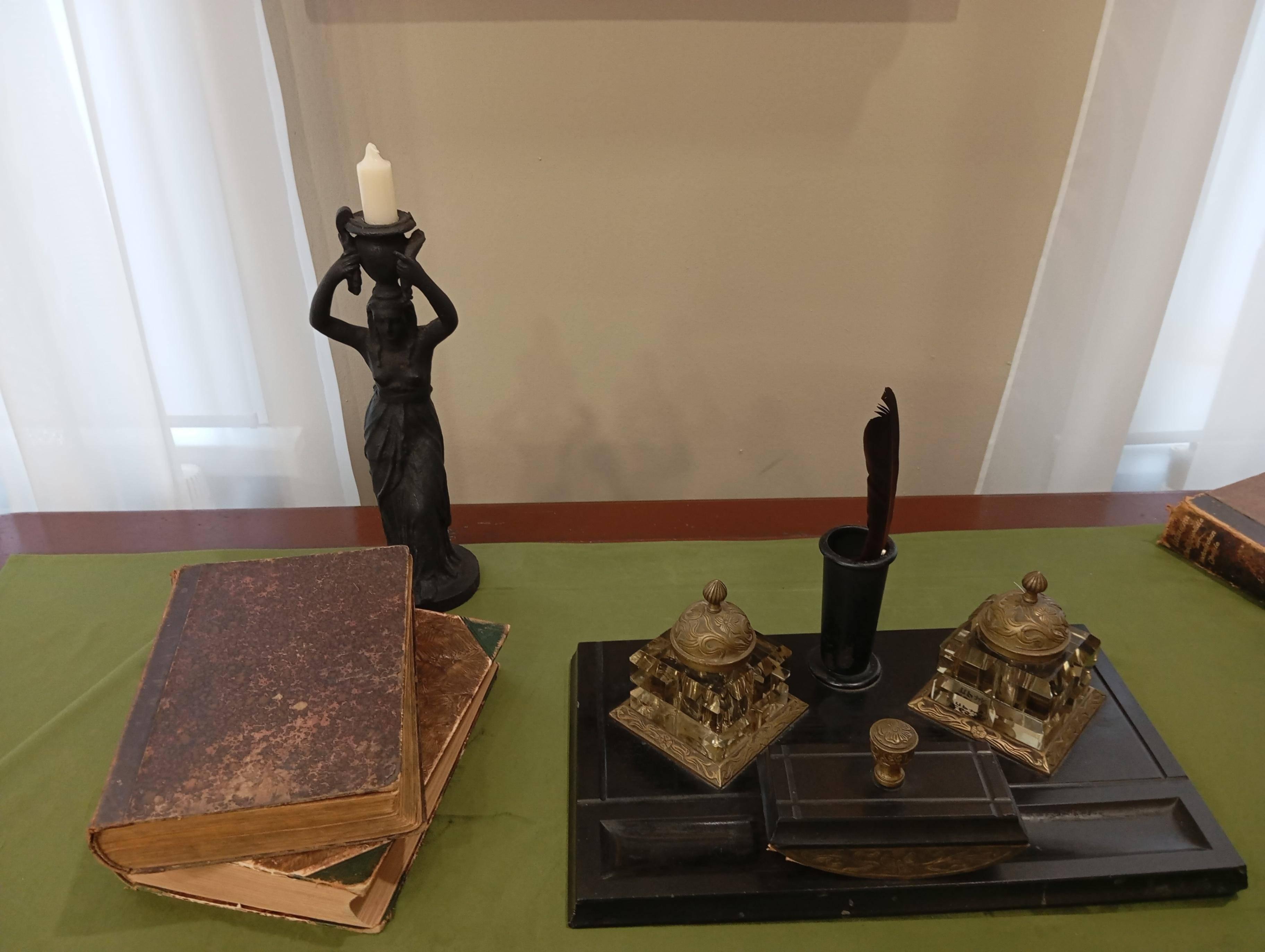 Выставка «Книга – сокровище тысячелетий»