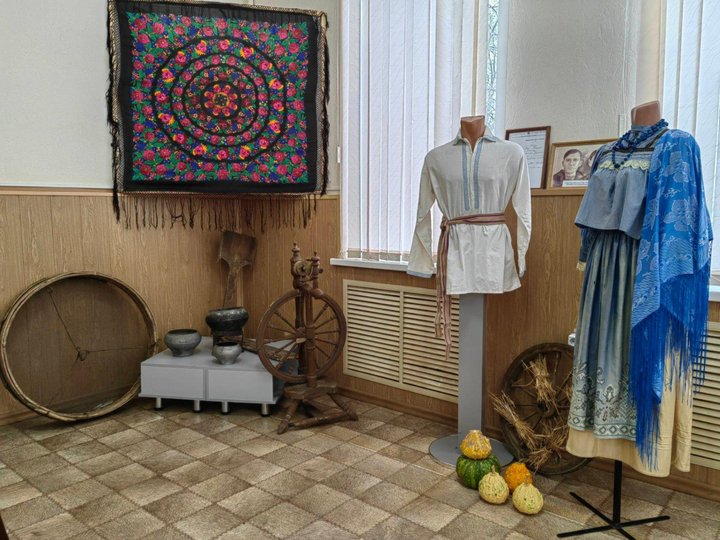Выставка «Феномен народного костюма. Одежда тамбовских переселенцев-однодворцев»