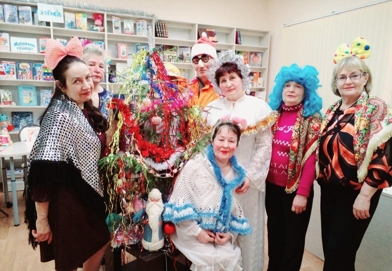 Новогодний калейдоскоп «Забавы у Новогодней елки»